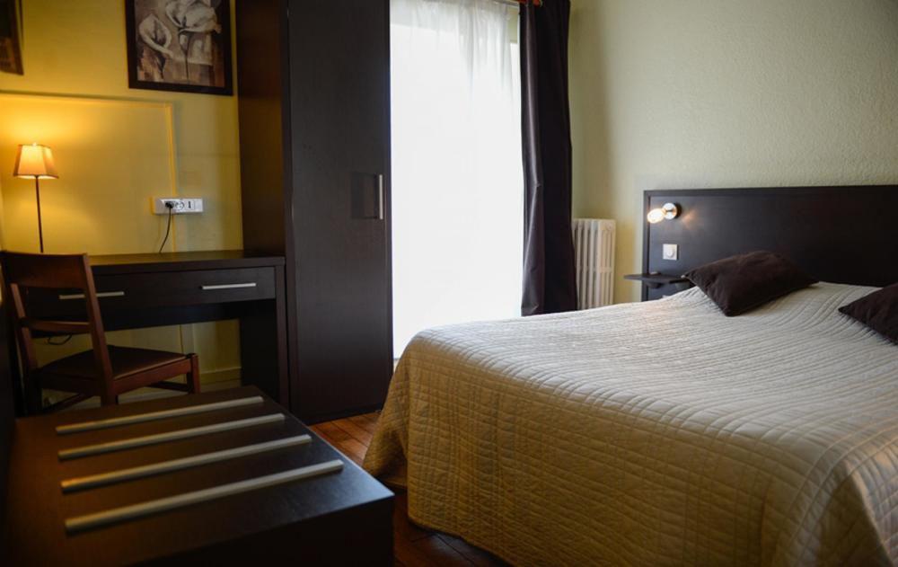 Logis Hotel Restaurant De La Poste Le Mêle-sur-Sarthe المظهر الخارجي الصورة