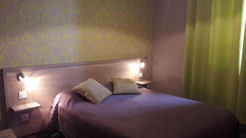Logis Hotel Restaurant De La Poste Le Mêle-sur-Sarthe المظهر الخارجي الصورة