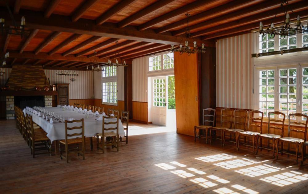 Logis Hotel Restaurant De La Poste Le Mêle-sur-Sarthe المظهر الخارجي الصورة