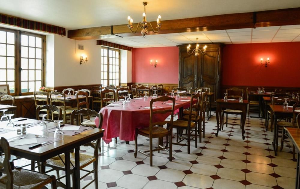 Logis Hotel Restaurant De La Poste Le Mêle-sur-Sarthe المظهر الخارجي الصورة