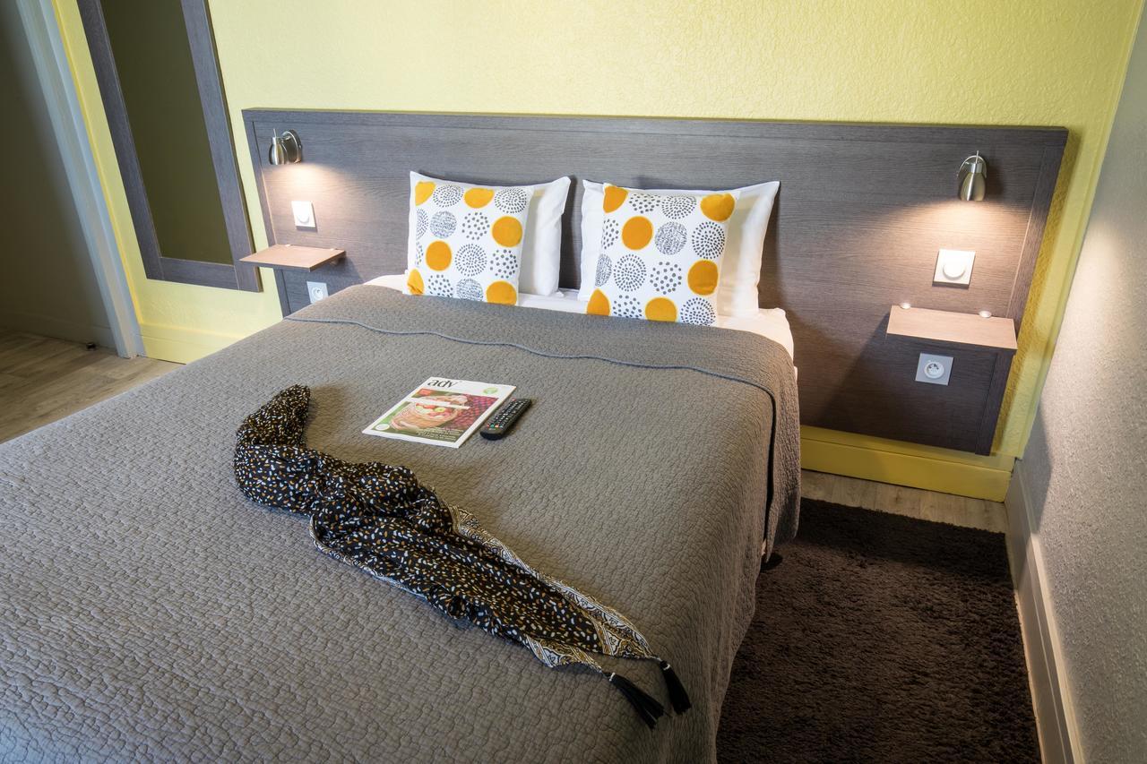 Logis Hotel Restaurant De La Poste Le Mêle-sur-Sarthe المظهر الخارجي الصورة