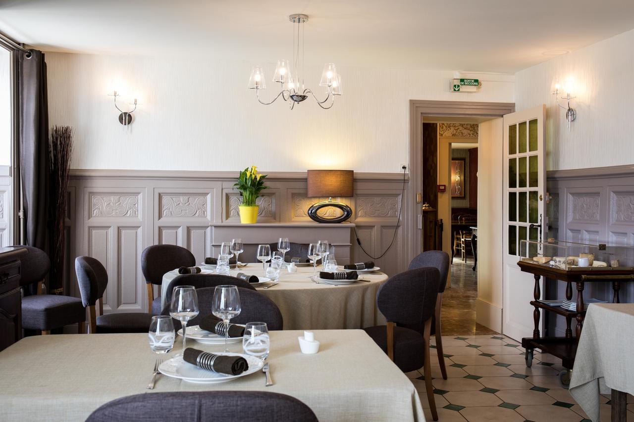 Logis Hotel Restaurant De La Poste Le Mêle-sur-Sarthe المظهر الخارجي الصورة