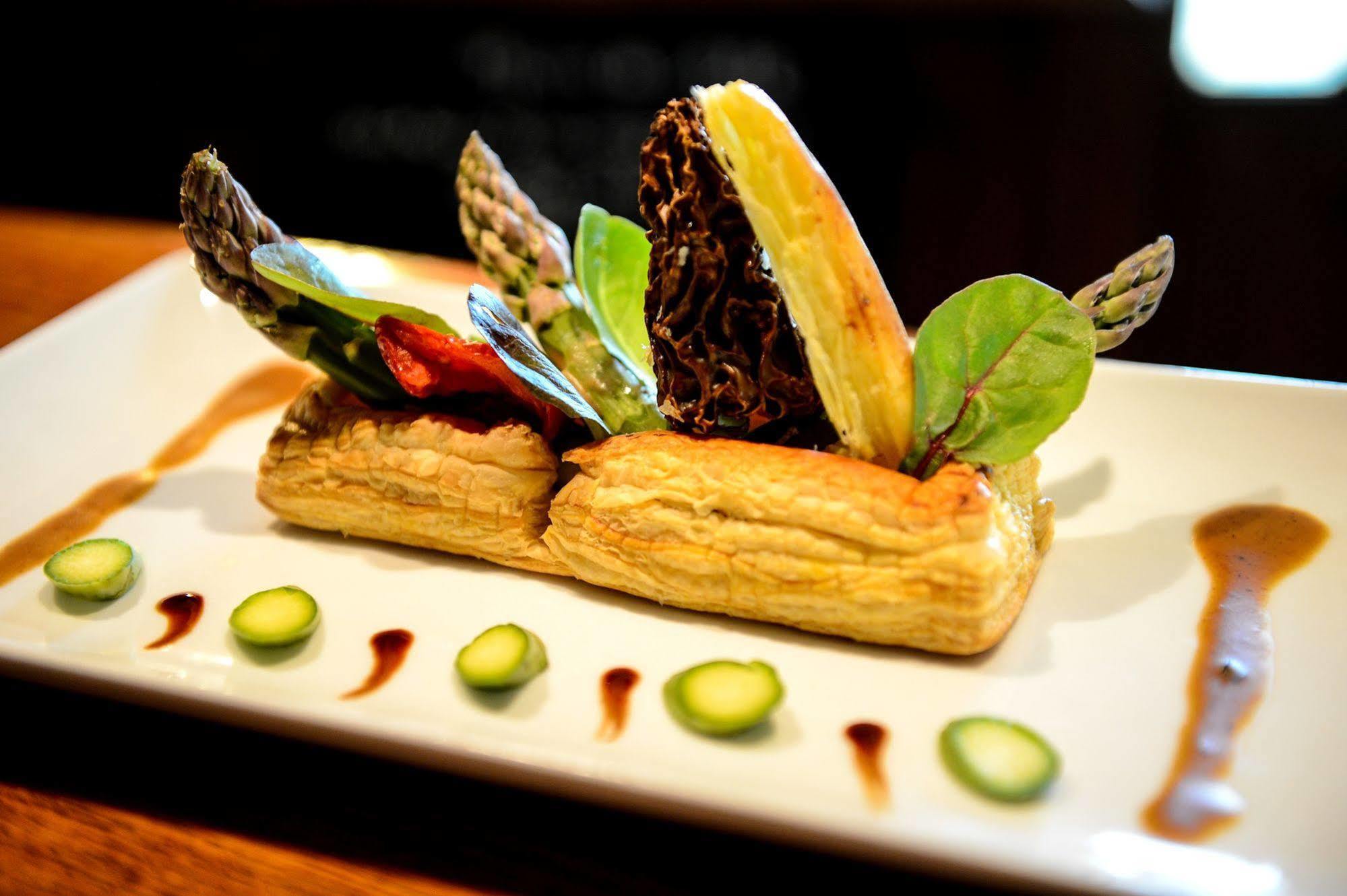 Logis Hotel Restaurant De La Poste Le Mêle-sur-Sarthe المظهر الخارجي الصورة