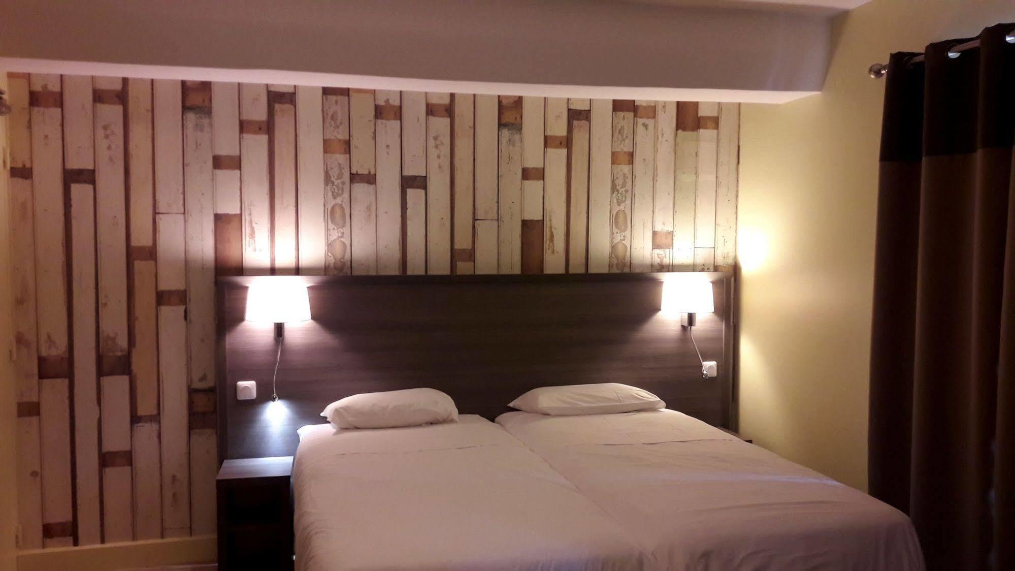 Logis Hotel Restaurant De La Poste Le Mêle-sur-Sarthe المظهر الخارجي الصورة