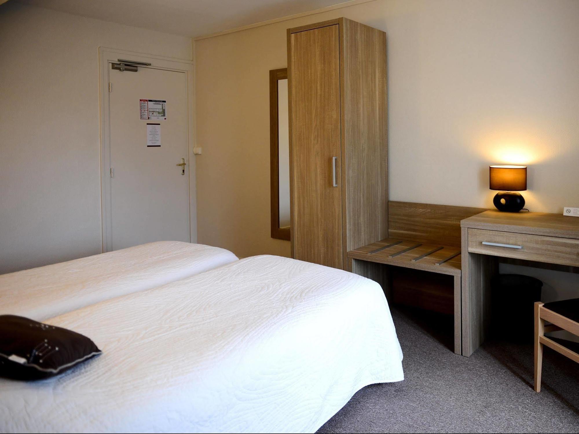 Logis Hotel Restaurant De La Poste Le Mêle-sur-Sarthe المظهر الخارجي الصورة