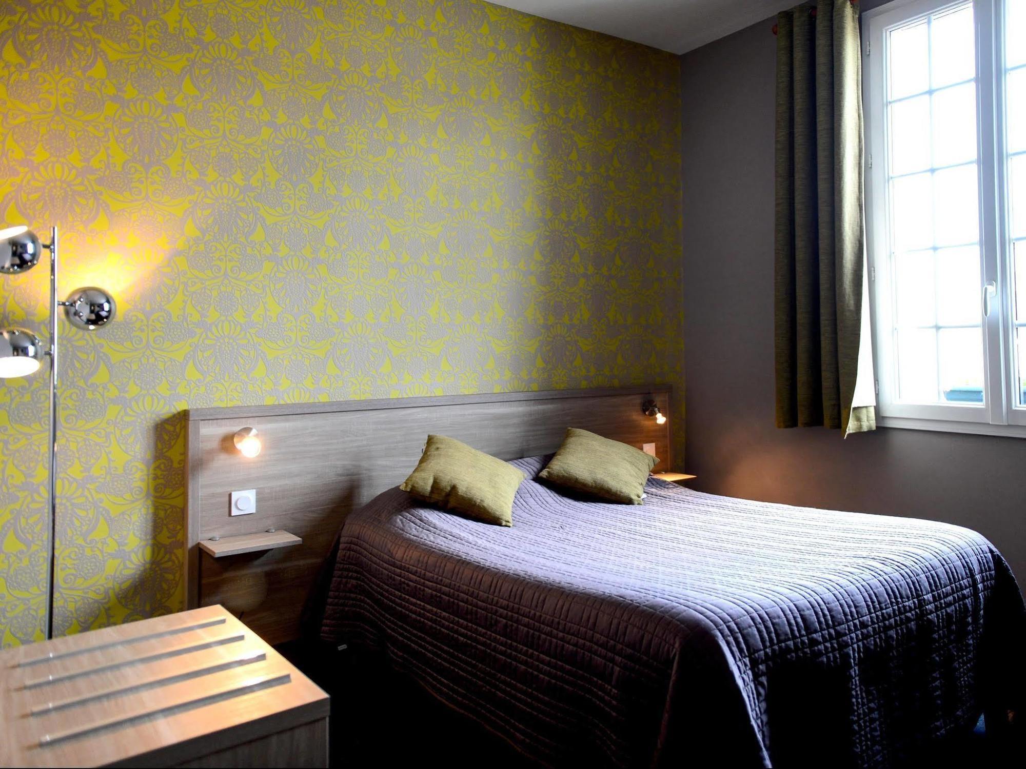 Logis Hotel Restaurant De La Poste Le Mêle-sur-Sarthe المظهر الخارجي الصورة